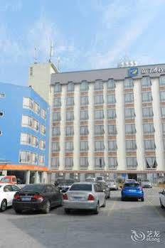 The Seven Hotel Yichang Eksteriør bilde